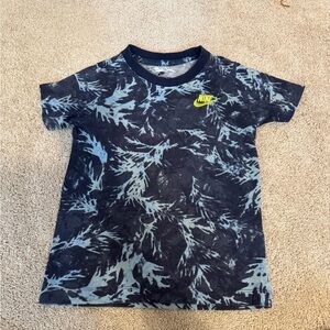 Nike Kids' Black and Gray Patterned Tee